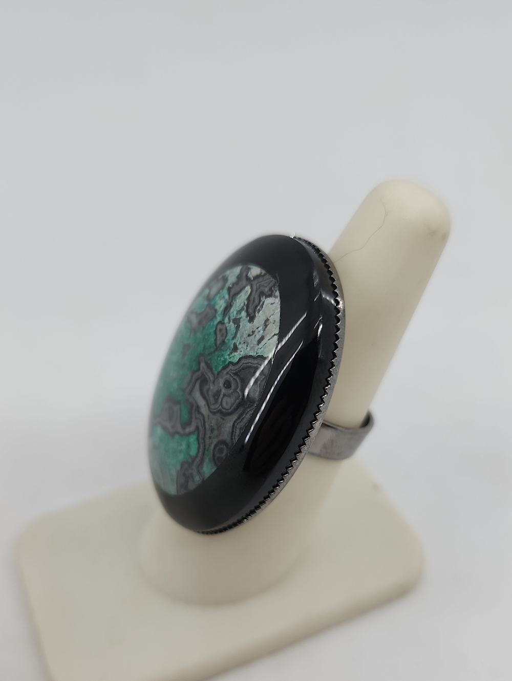 GASOLINE GLAMOUR COCKTAIL RING - Picture 2 of 5